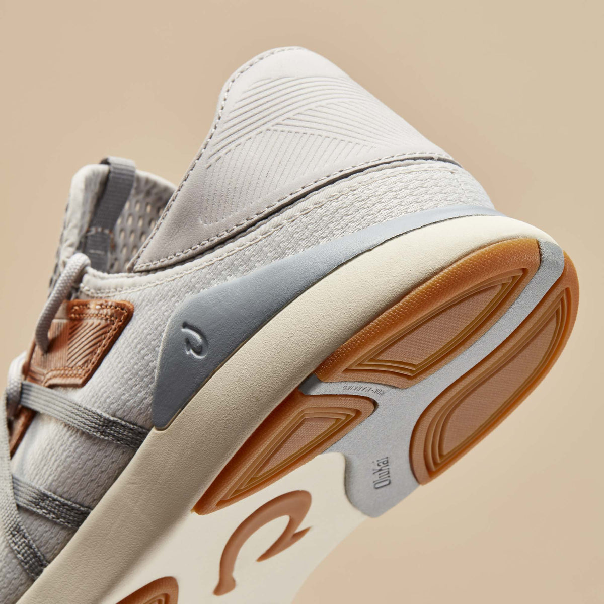 Mio Lī Men's Athletic Shoes - Mist Grey / Poi