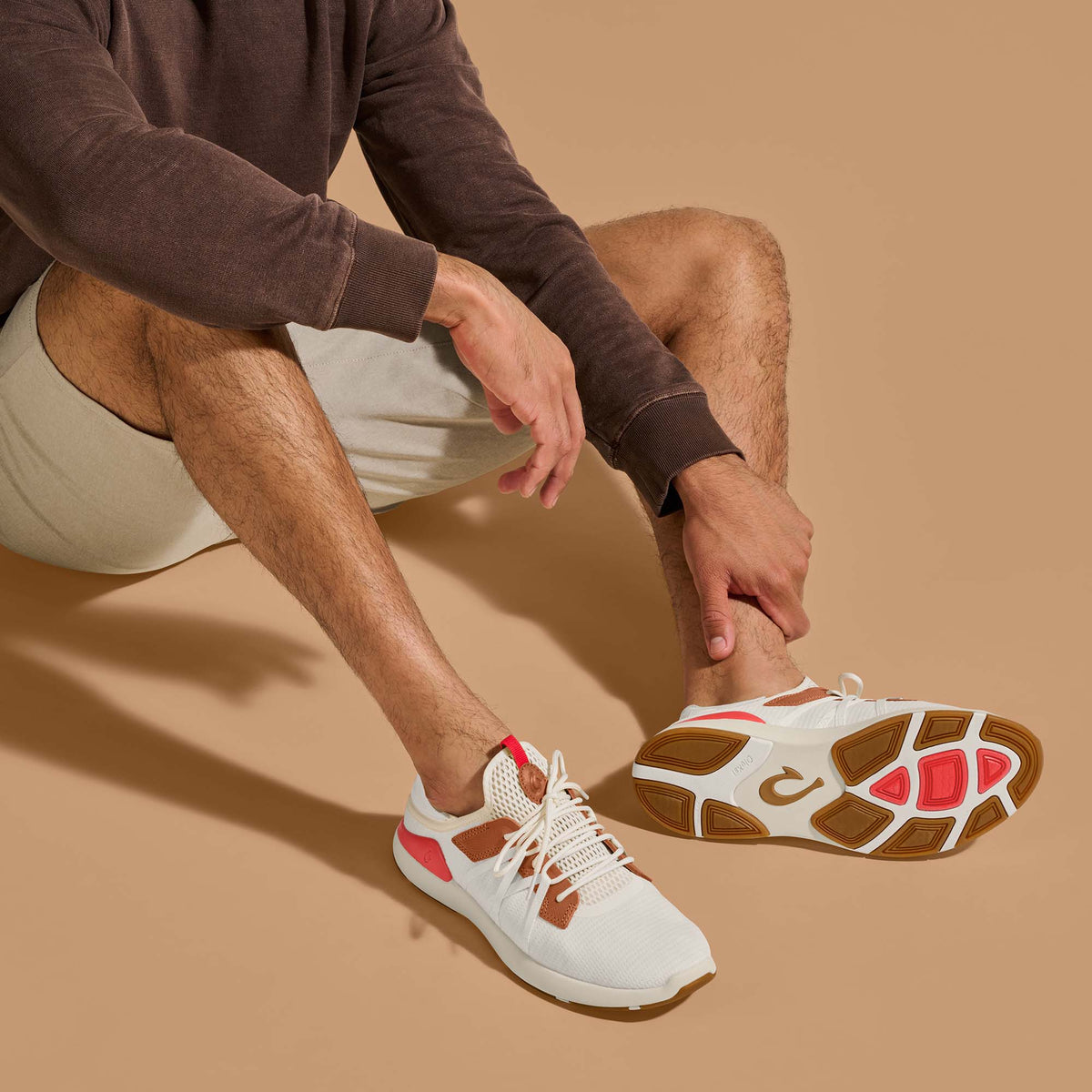 Mio Lī Men's Athletic Shoes - Bright White / Red Lava
