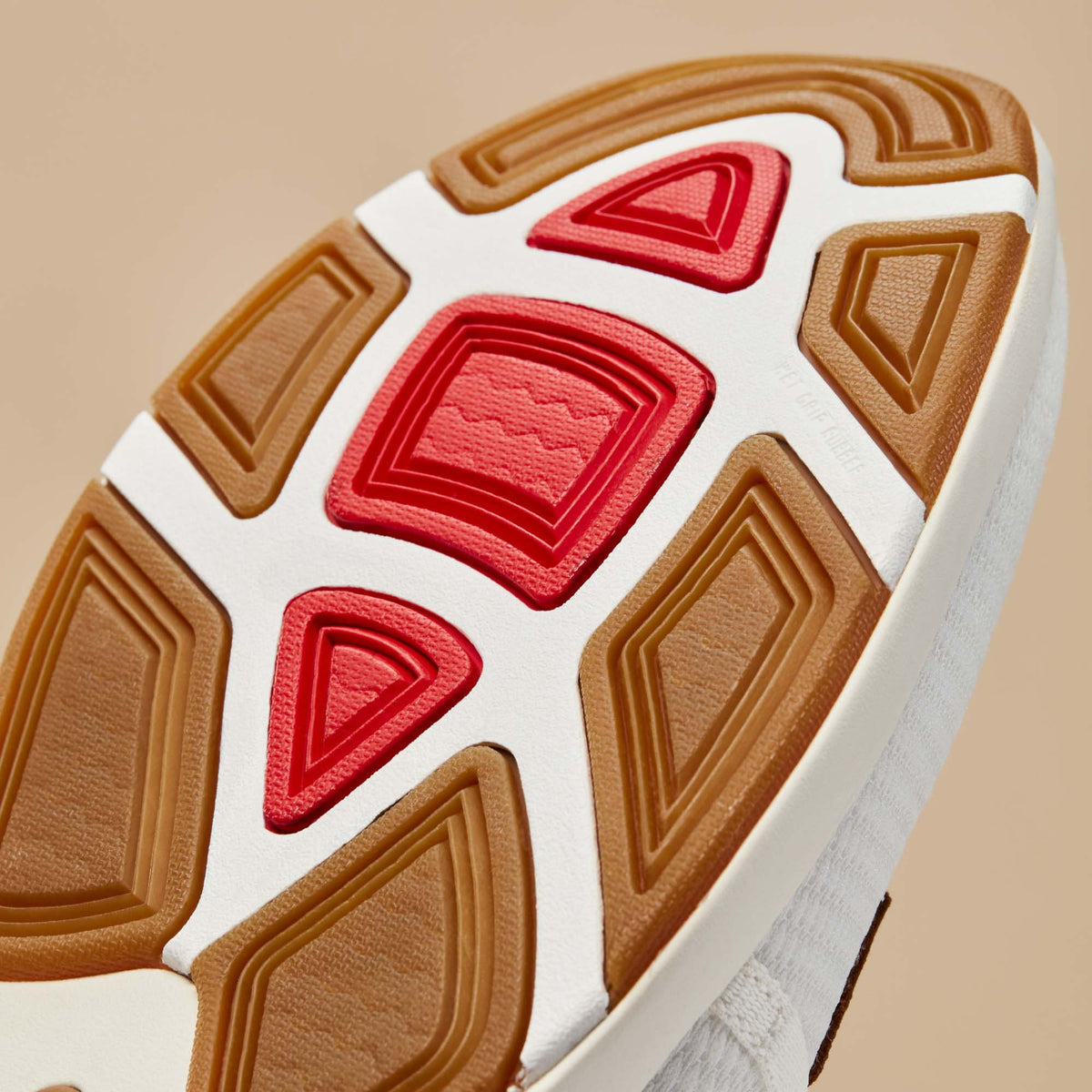 Mio Lī Men's Athletic Shoes - Bright White / Red Lava