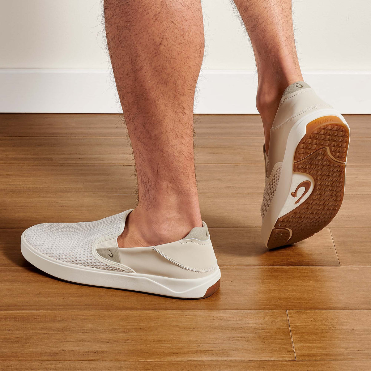 OluKai Lae‘ahi - Bone | Men's Slip-on Sneakers