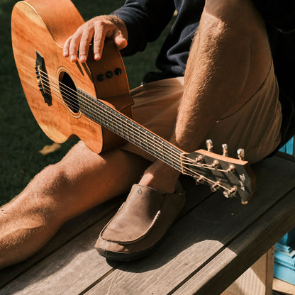 Moloā Men's Leather Slippers - Toffee / Dark Wood