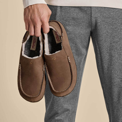 Moloā Men's Leather Slippers - Toffee / Dark Wood