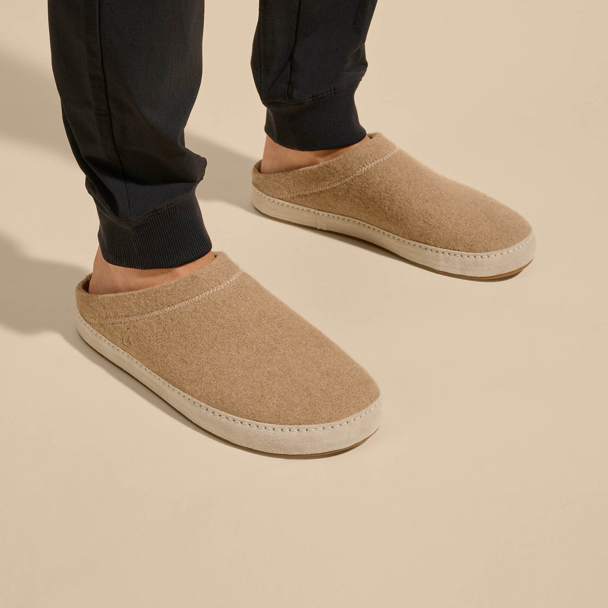 Hāmani Hulu Men’s Wool Mule Slippers - Oatmeal