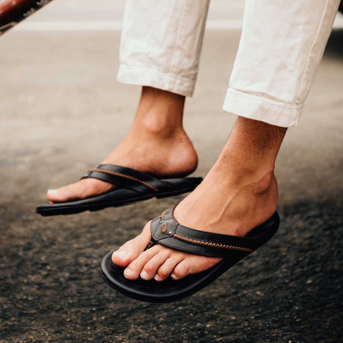 Mea Ola Men's Leather Beach Sandals - Dark Java