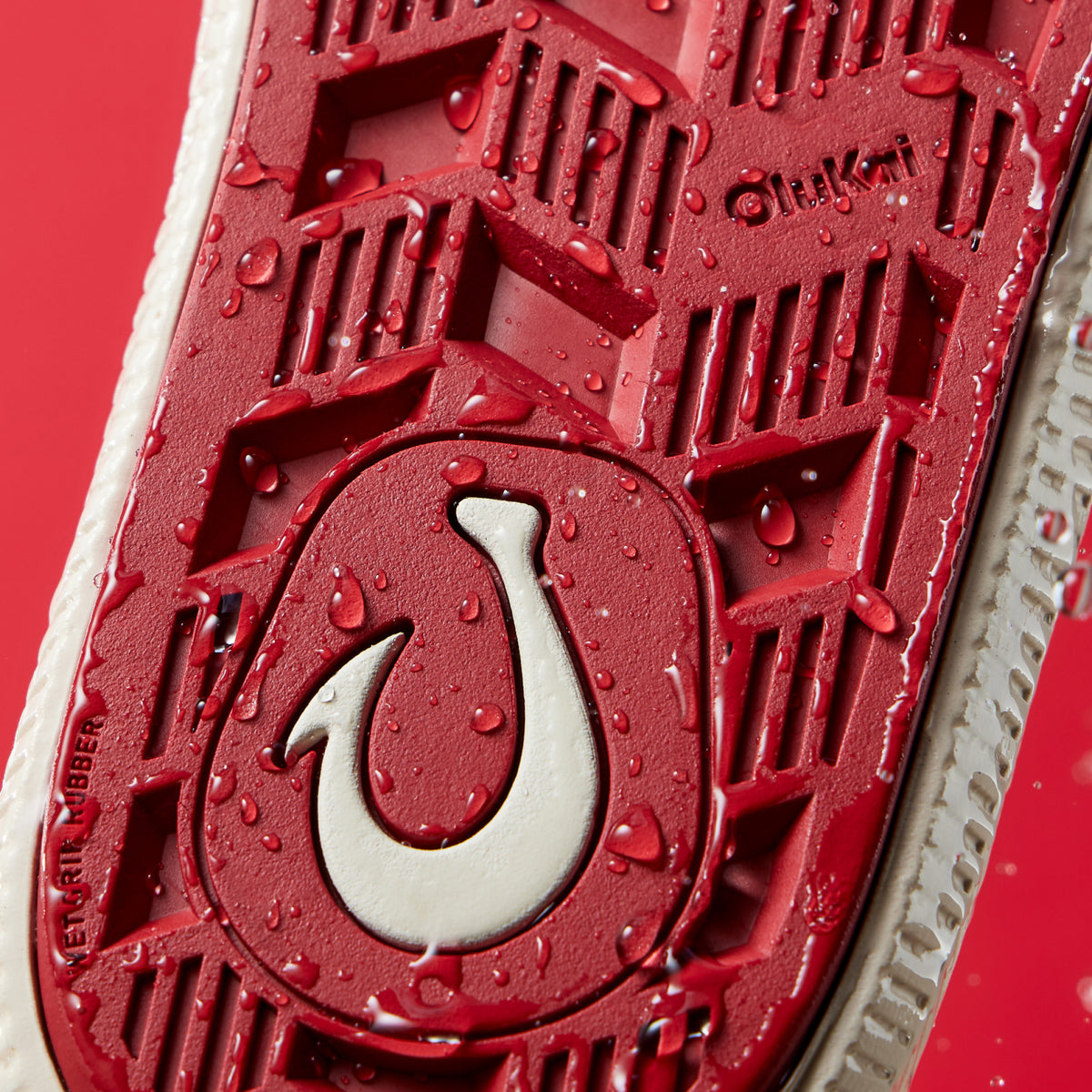 Ulele - Off White / Deep Red