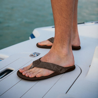Tuahine Men's Waterproof Leather Beach Sandals - Dark Wood