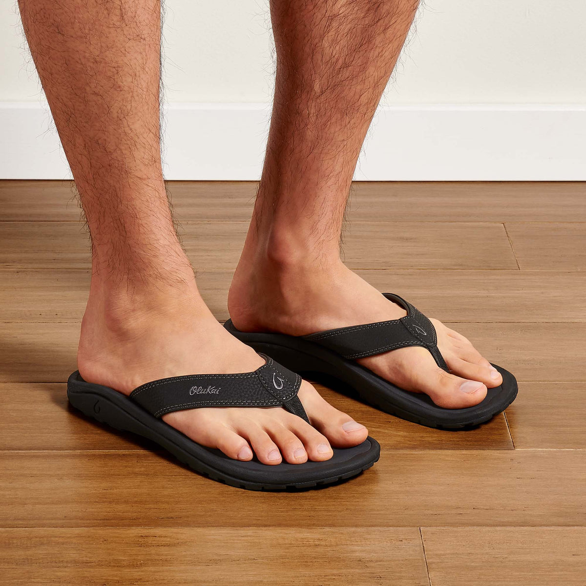 OluKai ‘Ohana - Black / Dark Shadow | Men's Beach Sandals