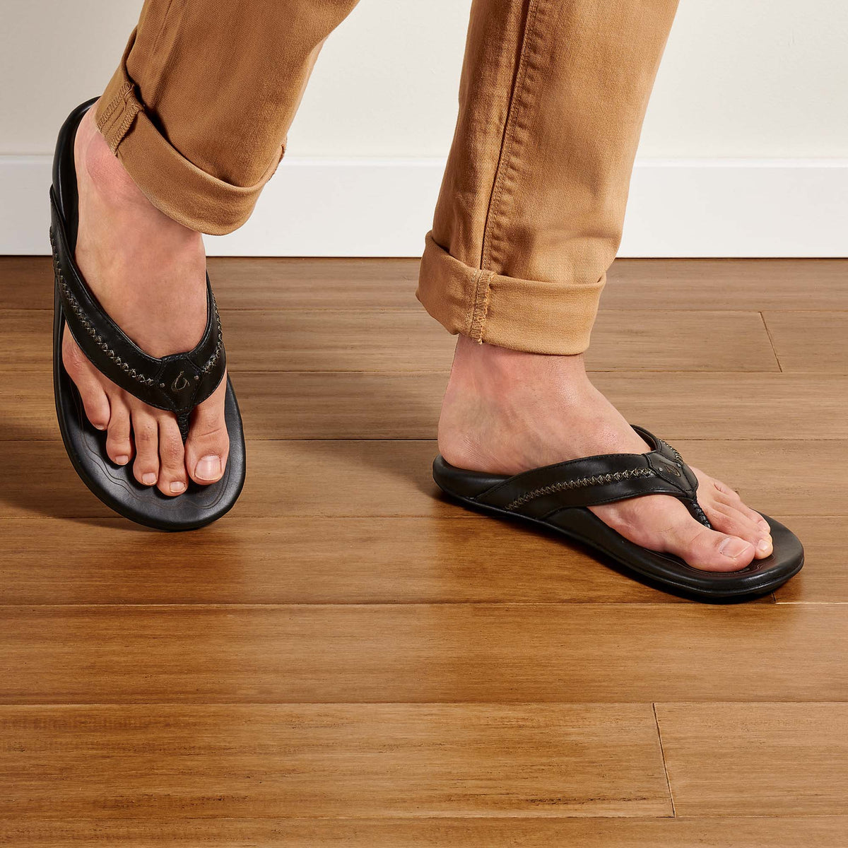 OluKai Mea Ola - Black | Men's Leather Beach Sandals