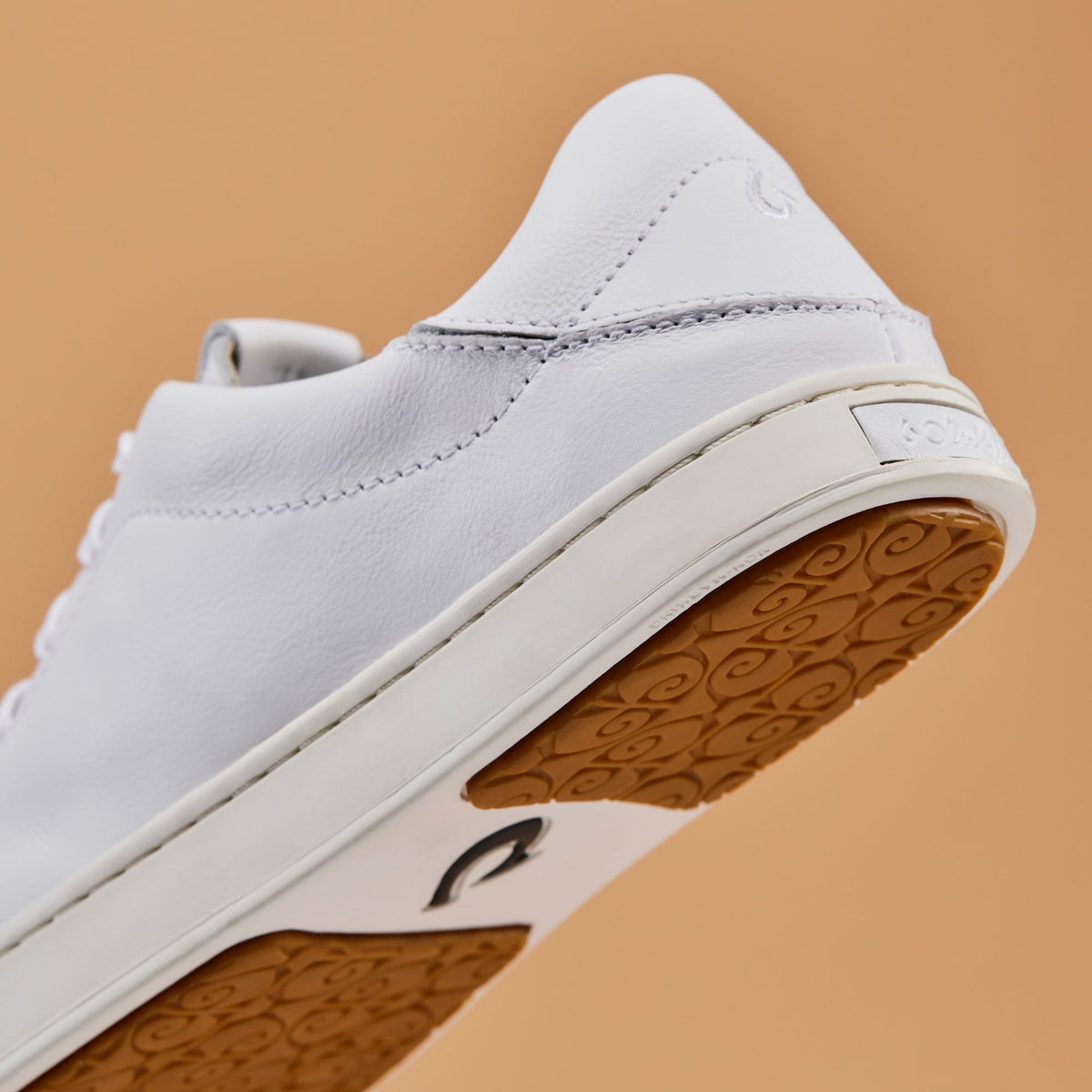 Pehuea Lī ‘Ili Women's Leather Sneakers - White