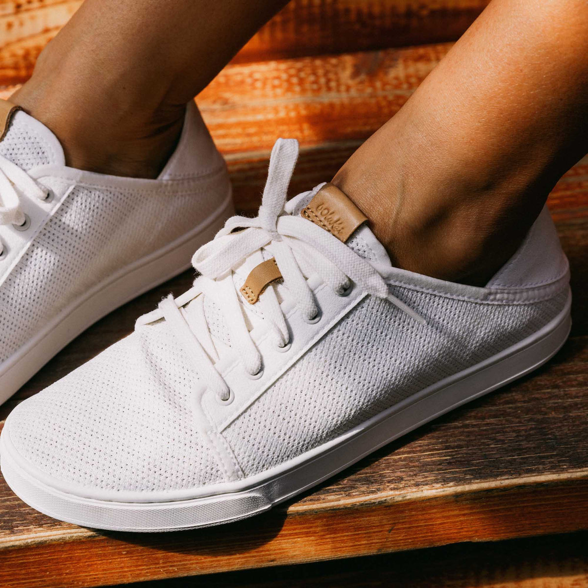 Pehuea Lī Women's Sneakers - White