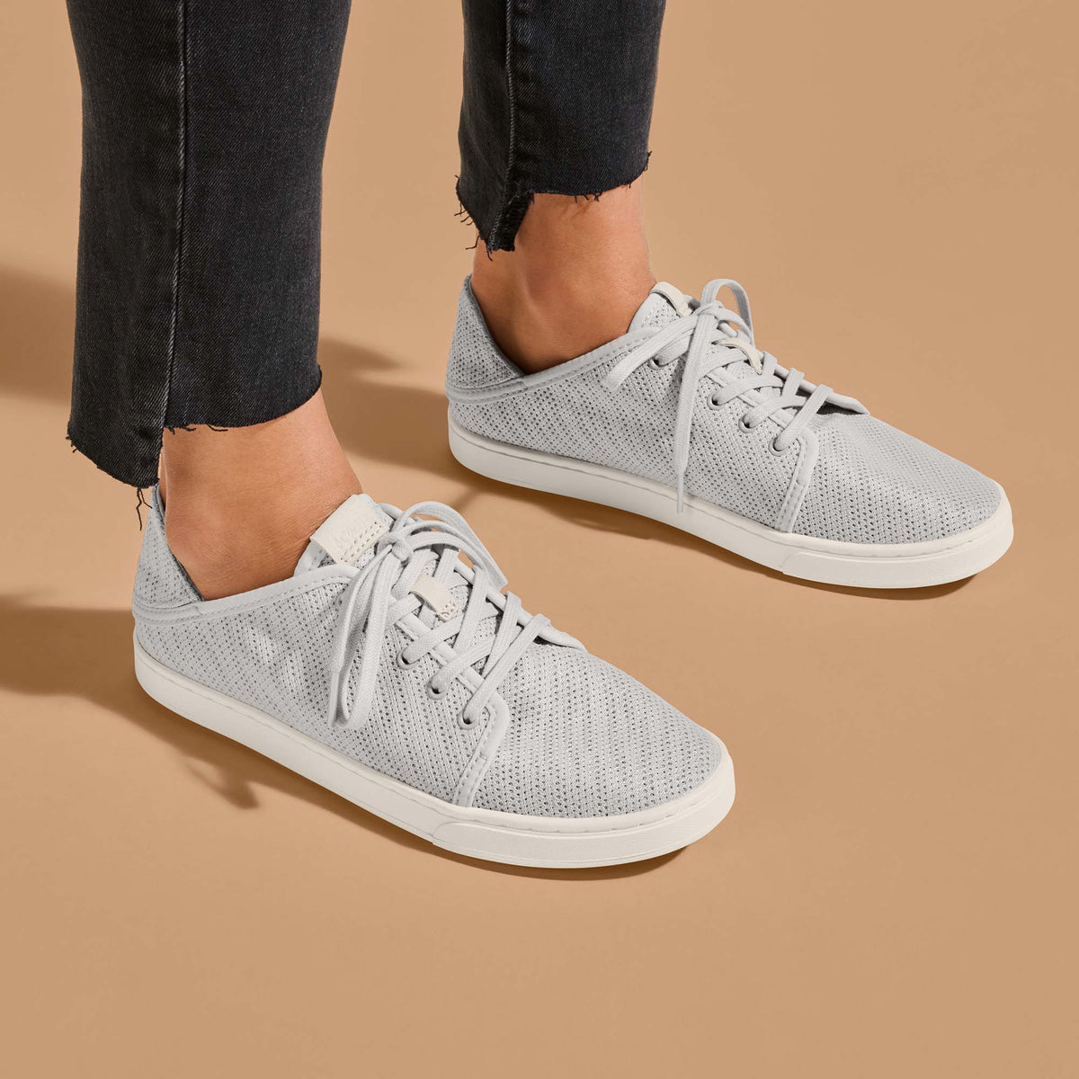OluKai Pehuea Lī Women's Sneakers - Mist Grey