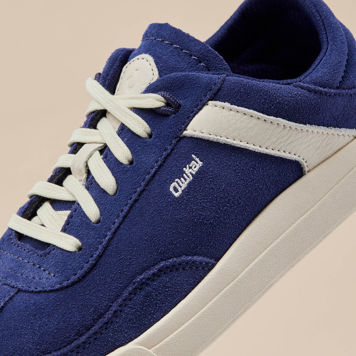 Hā‘upu Women’s Leather Sneakers - Navy / Off White