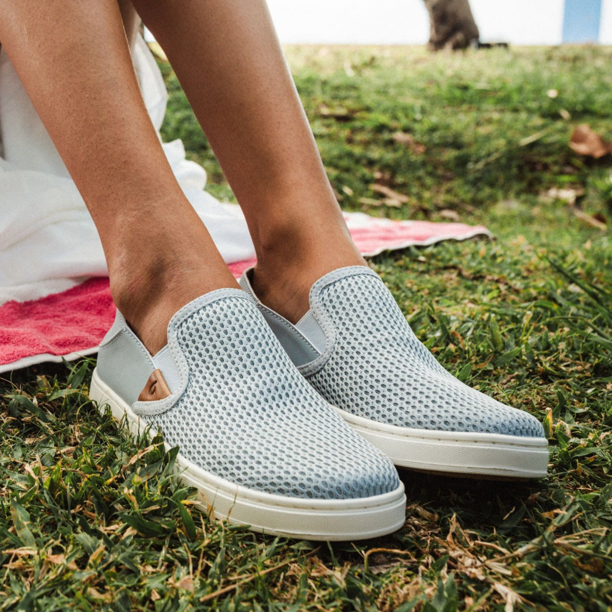 OluKai Pehuea - Pale Grey | Women's Sneakers