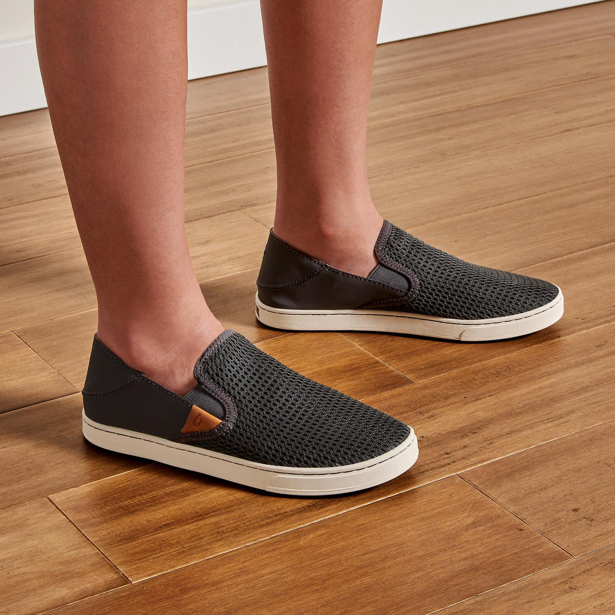 Pehuea Women's Breathable Slip-On Sneakers - Pavement