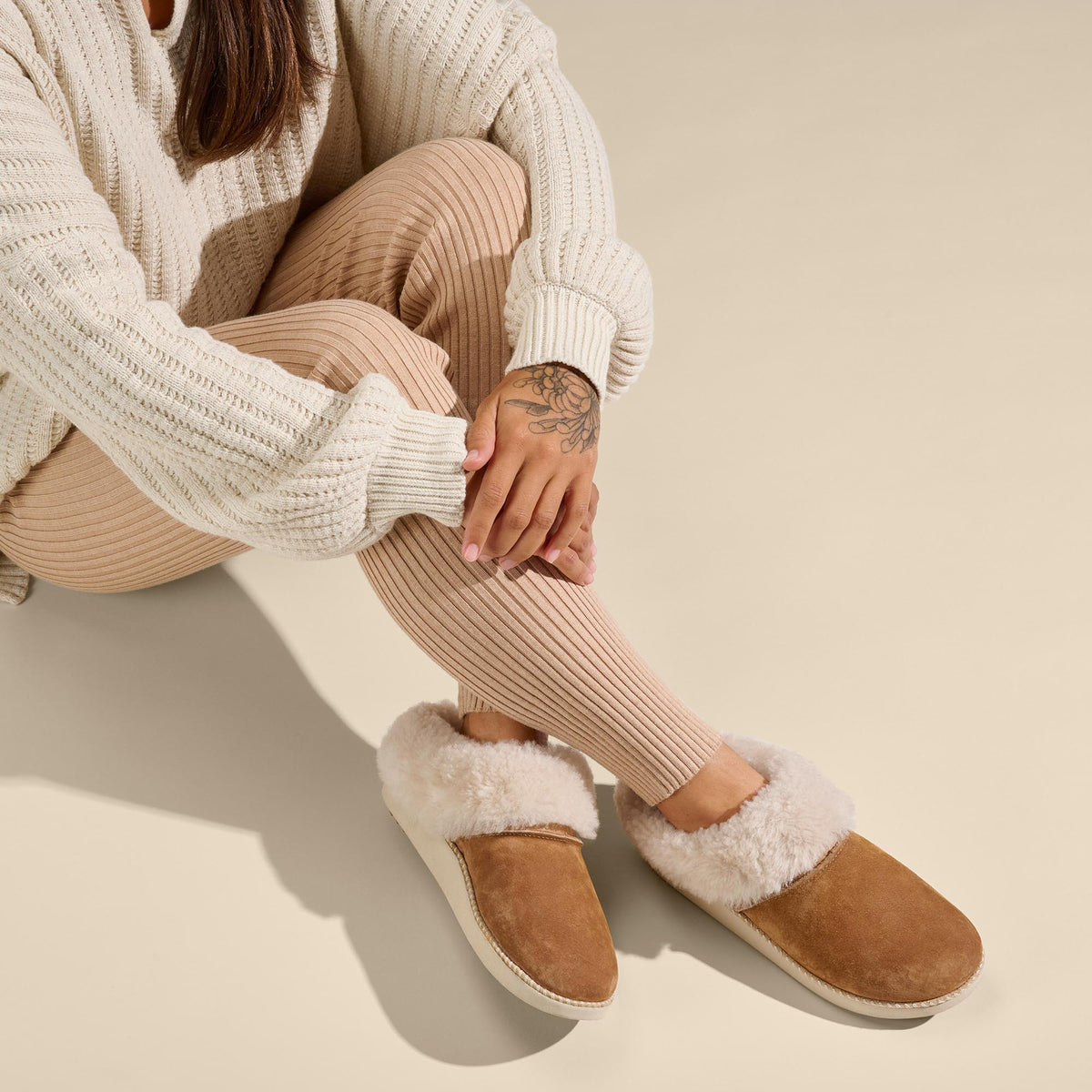 Ku‘i Women‘s Slip-On Slippers - Tan / Bone