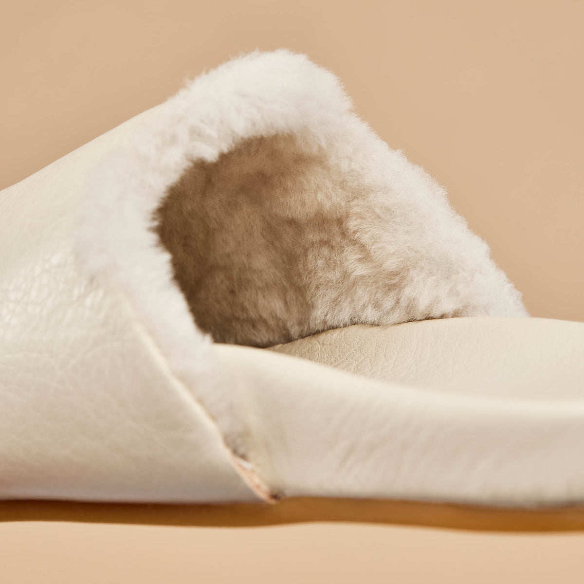 Kōnea Women’s Leather Slipper Mules - Bone