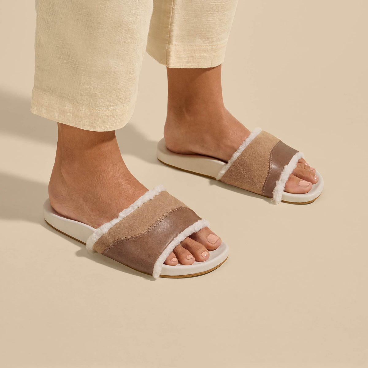 Hō‘ala Slide Women’s Slide Slipper Sandals - Tan / Puka