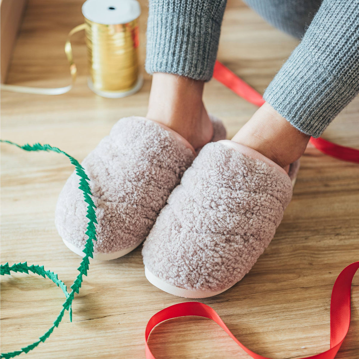 Pūpū Mua Women’s Shearling Mule Slipper - Pink Sea Salt