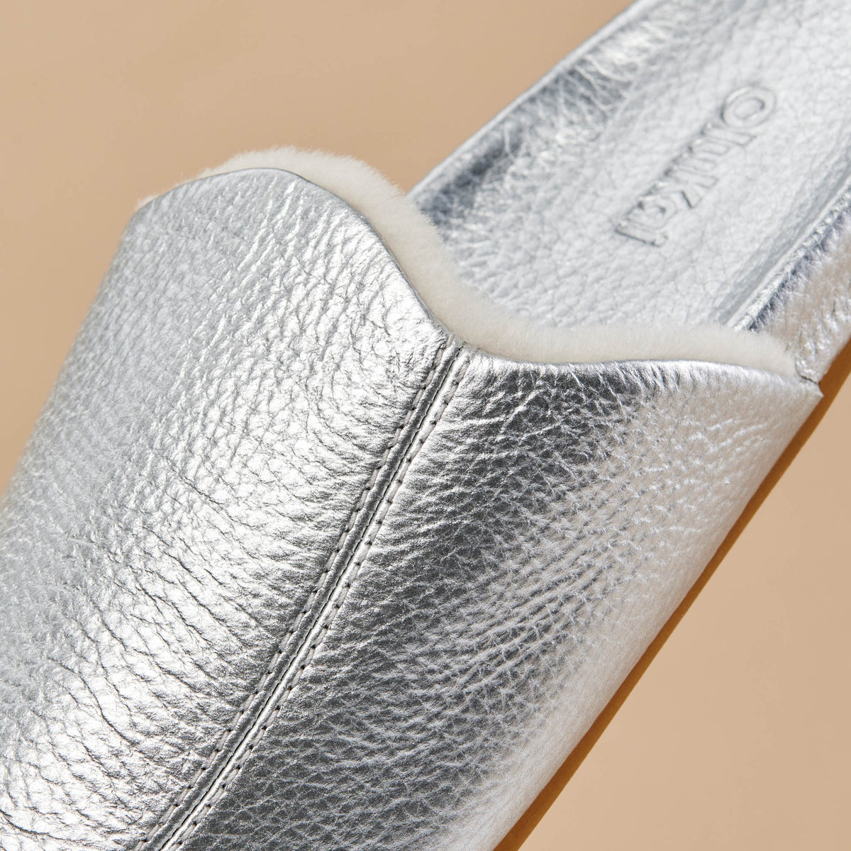 Kōnea Women’s Leather Slipper Mules - Silver