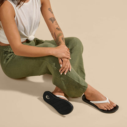 ‘Uiki Women’s Everyday Beach Sandals - Bright White / Lava Rock