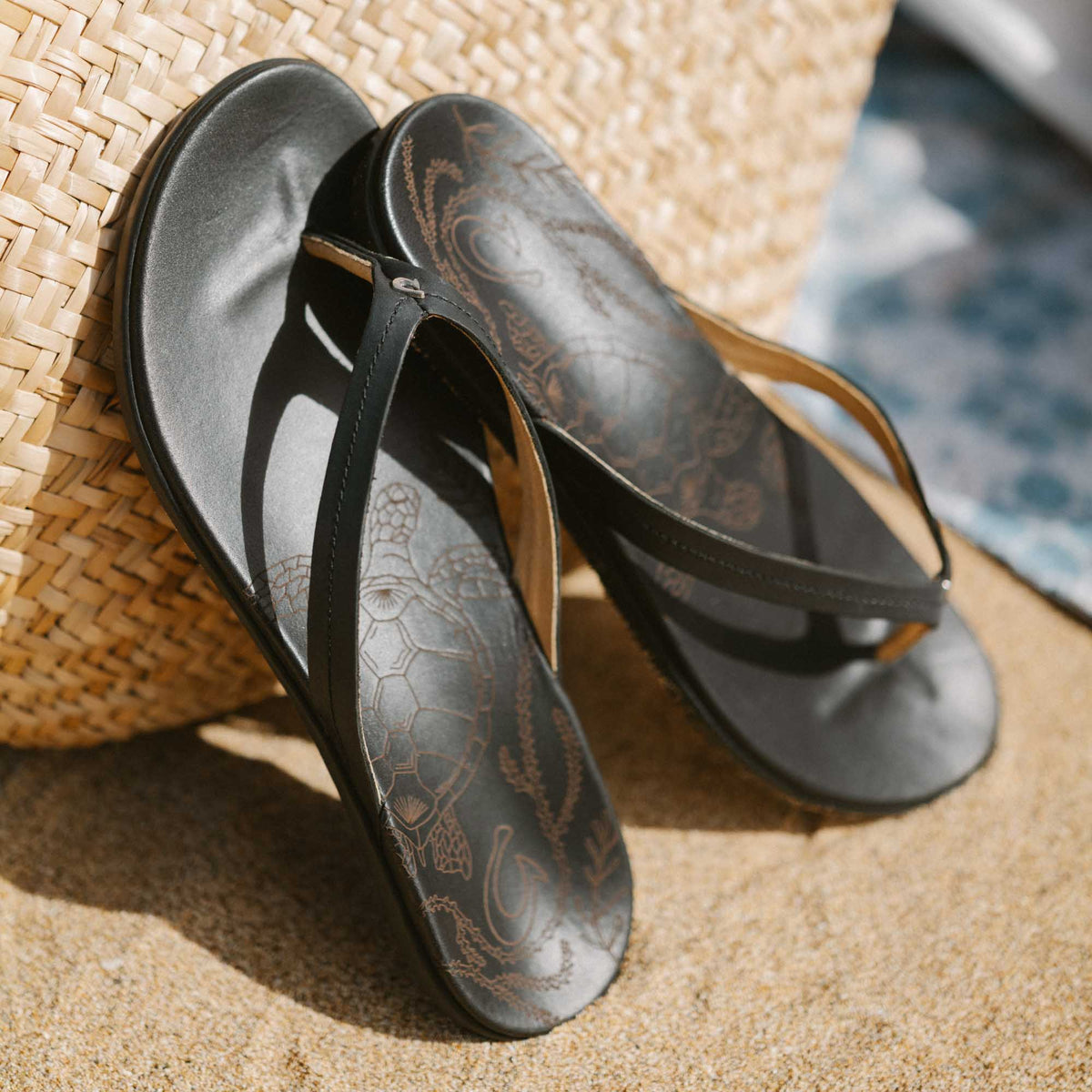 Honu Women’s Leather Beach Sandals - Black