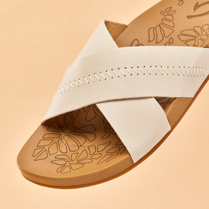Kipe‘a ‘Olu Women‘s Slide Sandals - Puka / Tan