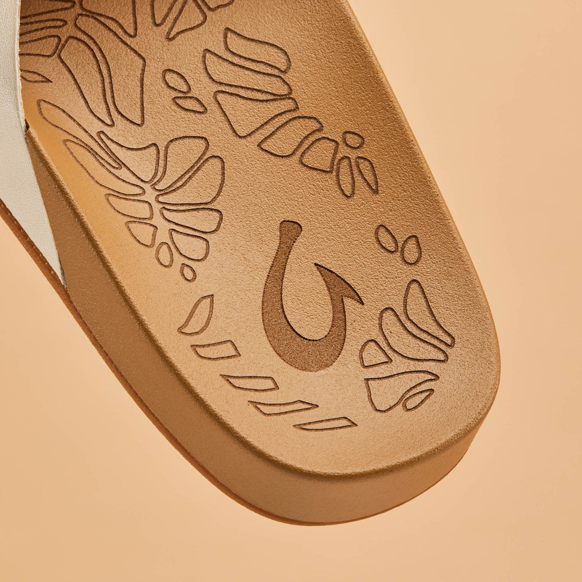 Kipe‘a ‘Olu Women‘s Slide Sandals - Puka / Tan