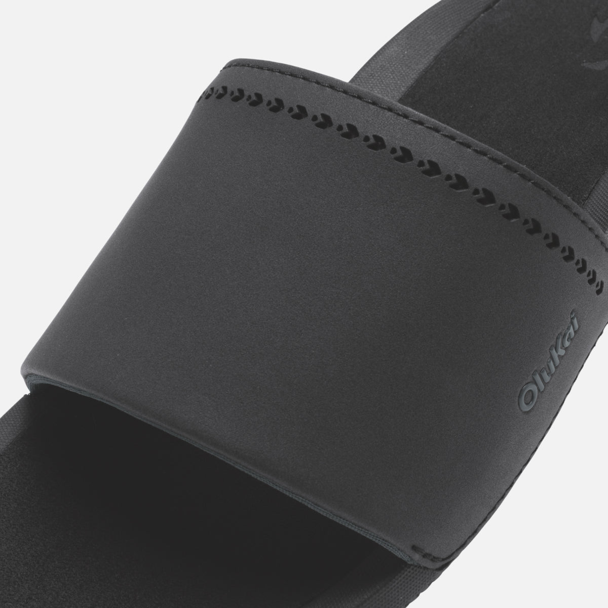 Ulele Slide - Black / Black