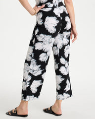 Chico's / Travelers™ Knit Abstract Floral Cropped Pants